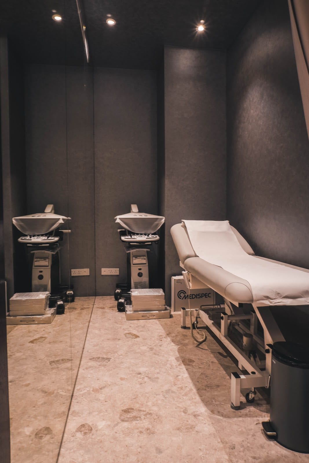 Discreet, private consultation lounge at Hisential Mandarin Gallery